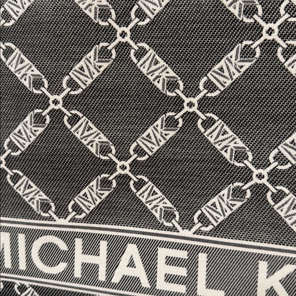 Michael Kors Bag Gigi Large Empire Logo Jacquard Gray White Tote - Picture 5 of 17